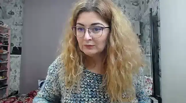 Snapshot of Helen1974 chatting on 02-12-25, 04:12 Helen1974 online show from 02-12-25, 04:12