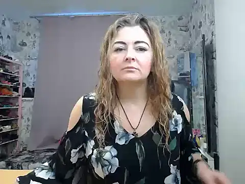 Snapshot of Helen1974 chatting on 03-05-25, 02:12 Helen1974 online show from 03-05-25, 02:12