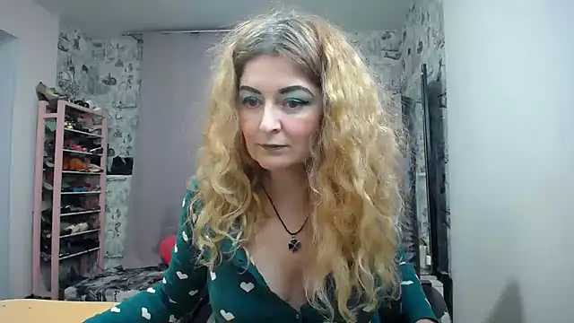 Snapshot of Helen1974 chatting on 03-18-25, 12:38 Helen1974 online show from 03-18-25, 12:38