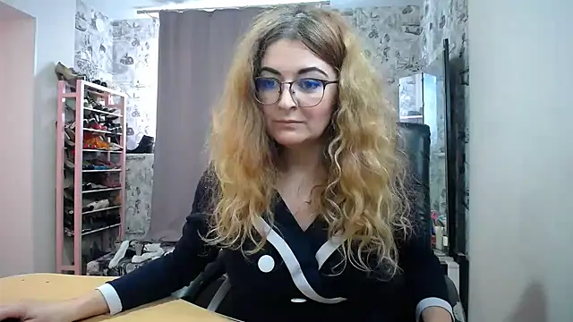 Snapshot of Helen1974 chatting on 03-21-25, 05:00 Helen1974 online show from 03-21-25, 05:00