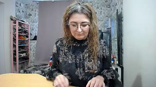 Snapshot of Helen1974 chatting on 03-23-25, 05:21 Helen1974 online show from 03-23-25, 05:21