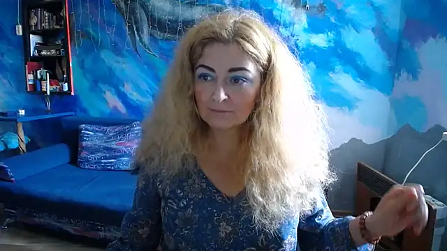 Snapshot of Helen1974 chatting on 09-10-25, 07:41 Helen1974 online show from 09-10-25, 07:41