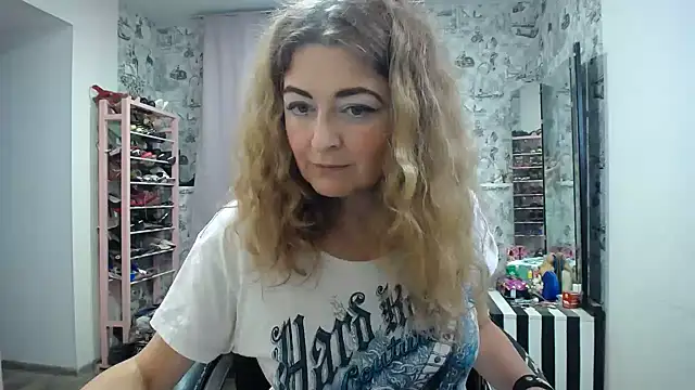 Snapshot of Helen1974 chatting on 06-28-26, 05:30 Helen1974 online show from 06-28-26, 05:30