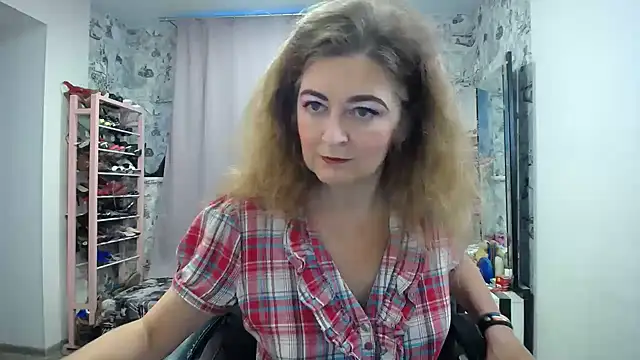 Snapshot of Helen1974 chatting on 06-30-26, 03:24 Helen1974 online show from 06-30-26, 03:24