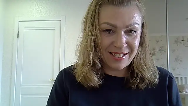 Snapshot of Alexandra-Rosee chatting on 10-29-25, 05:20 Alexandra-Rosee online show from 10-29-25, 05:20