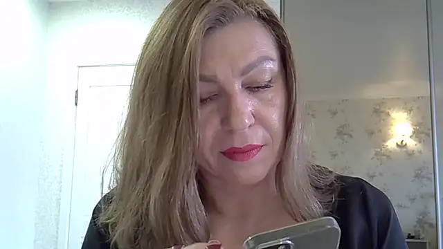 Snapshot of Alexandra-Rosee chatting on 11-20-25, 06:24 Alexandra-Rosee online show from 11-20-25, 06:24