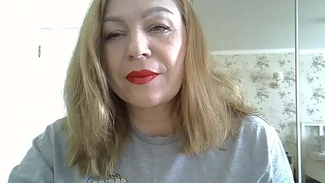 Snapshot of Alexandra-Rosee chatting on 03-09-26, 05:44 Alexandra-Rosee online show from 03-09-26, 05:44