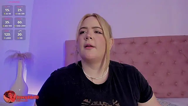 Snapshot of sophiarossee_ chatting on 11-18-25, 12:09 sophiarossee online show from 11-18-25, 12:09