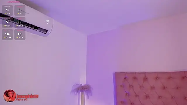 Snapshot of sophiarossee_ chatting on 11-24-25, 12:05 sophiarossee online show from 11-24-25, 12:05