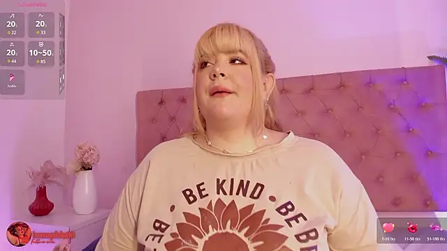 Snapshot of sophiarossee_ chatting on 02-02-26, 12:59 sophiarossee online show from 02-02-26, 12:59