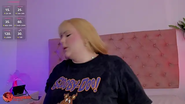 Snapshot of sophiarossee_ chatting on 02-16-26, 12:34 sophiarossee online show from 02-16-26, 12:34