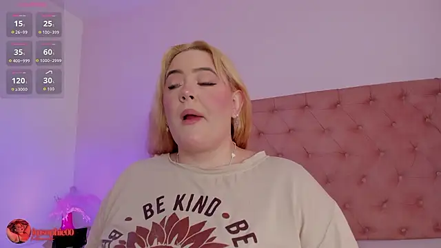 Snapshot of sophiarossee_ chatting on 02-19-26, 12:34 sophiarossee online show from 02-19-26, 12:34