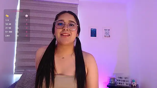 Snapshot of Megan_FE chatting on 09-16-25, 01:56 Megan FE online show from 09-16-25, 01:56