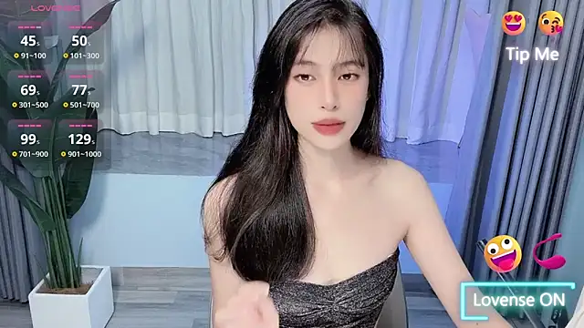 Snapshot of Aurora_99 chatting on 10-29-25, 06:31 Aurora 99 online show from 10-29-25, 06:31