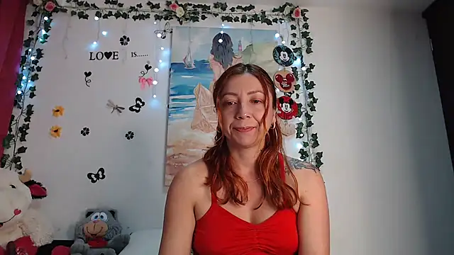 Snapshot of malusexy33 chatting on 01-18-25, 04:48 malusexy33 online show from 01-18-25, 04:48
