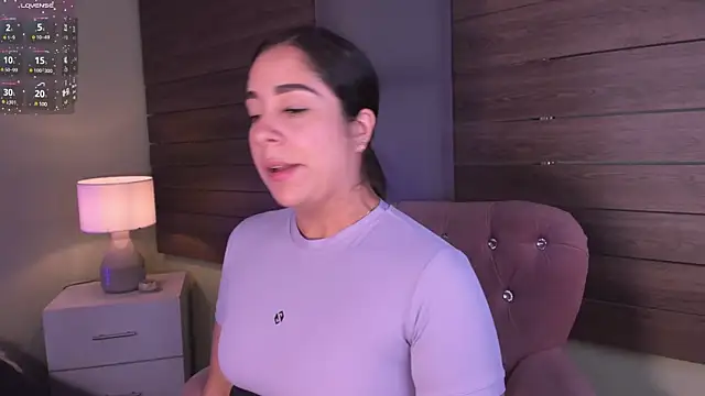 Snapshot of Sussy_Bell01 chatting on 03-14-25, 09:00 Sussy Bell01 online show from 03-14-25, 09:00