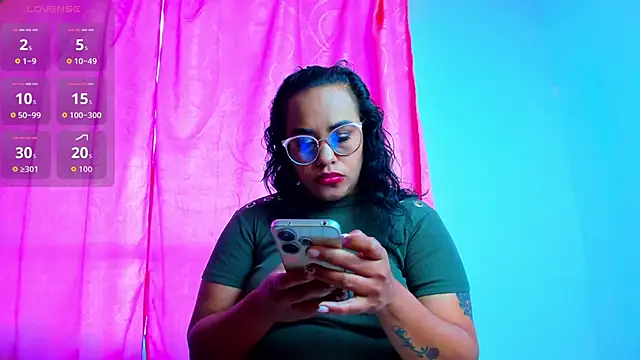 Snapshot of Tita_dirty chatting on 12-18-25, 01:17 Tita dirty online show from 12-18-25, 01:17