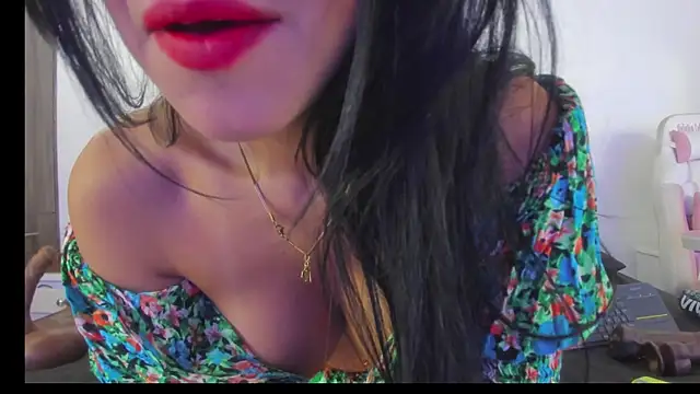 Snapshot of natalia_collinslim chatting on 01-17-25, 03:55 natalia collinslim online show from 01-17-25, 03:55