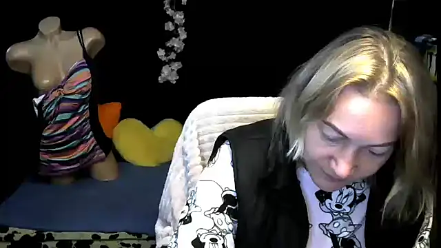 wLESLYMOSw online show from 11-03-25, 07:20