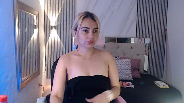 ashley  tylor online show from 05-12-26, 04:15