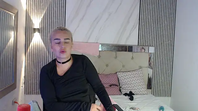 ashley  tylor online show from 06-06-26, 04:33