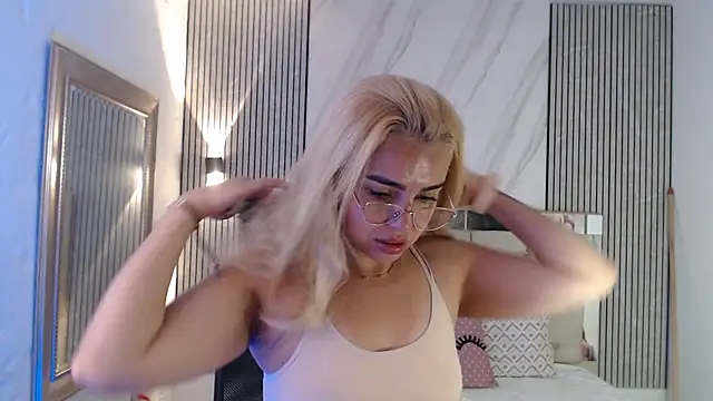 ashley  tylor online show from 06-09-26, 03:23