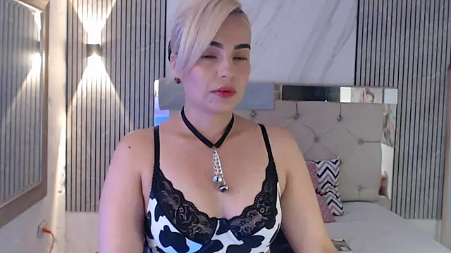 ashley  tylor online show from 06-13-26, 07:45