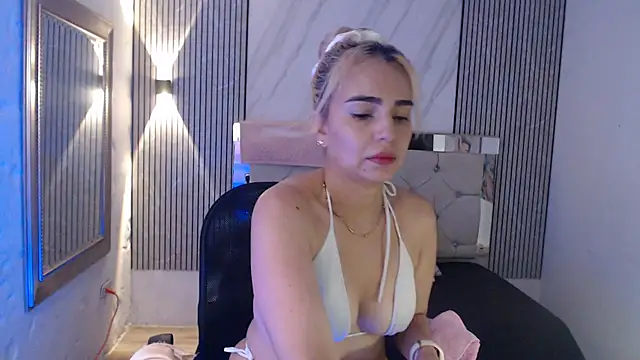 ashley  tylor online show from 06-28-26, 07:20
