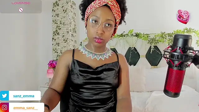 Snapshot of EmmaSanzz_ chatting on 01-28-25, 02:53 EmmaSanzz online show from 01-28-25, 02:53