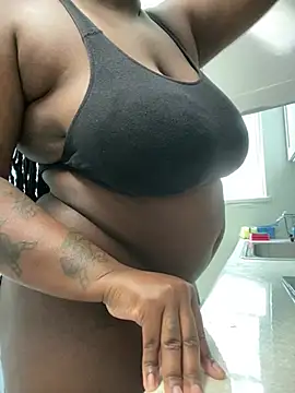 Snapshot of fantasygyal chatting on 06-24-26, 03:44 fantasygyal online show from 06-24-26, 03:44