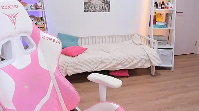 Lily Young online show from 03-01-25, 07:19