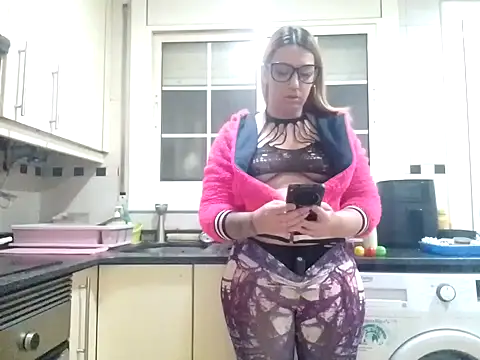 Snapshot of Dakota_Blonde08 chatting on 11-08-25, 08:07 Dakota Blonde08 online show from 11-08-25, 08:07