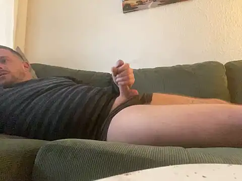 Snapshot of Fuckbuddy36 chatting on 01-24-25, 12:31 Fuckbuddy36 online show from 01-24-25, 12:31