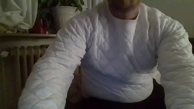 Snapshot of Fuckbuddy36 chatting on 03-10-25, 08:23 Fuckbuddy36 online show from 03-10-25, 08:23