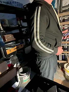 Snapshot of Fuckbuddy36 chatting on 10-19-25, 06:14 Fuckbuddy36 online show from 10-19-25, 06:14