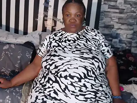 Snapshot of BigHotMatureXx chatting on 09-13-25, 09:03 BigHotMatureXx online show from 09-13-25, 09:03