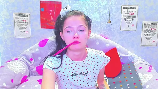 Vanessa Florence online show from 02-22-25, 01:33