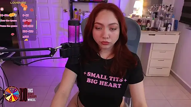 Snapshot of LilyVelvett chatting on 11-11-25, 03:06 LilyVelvett online show from 11-11-25, 03:06