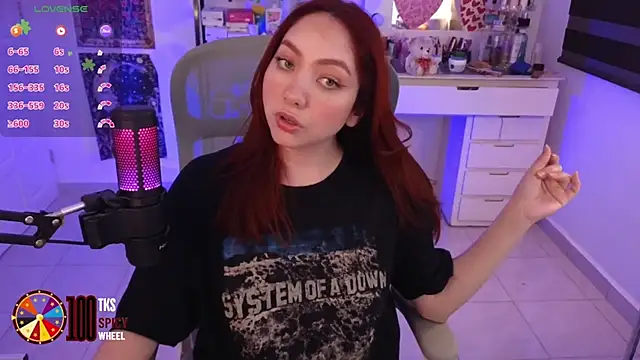 Snapshot of LilyVelvett chatting on 03-10-26, 03:00 LilyVelvett online show from 03-10-26, 03:00