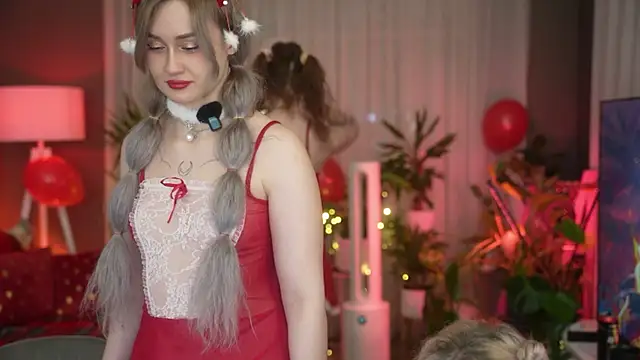 Snapshot of your_favoritegirls chatting on 12-21-25, 01:46 your favoritegirls online show from 12-21-25, 01:46