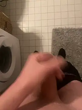 Snapshot of Ricoleckt chatting on 12-05-24, 03:39 Ricoleckt online show from 12-05-24, 03:39