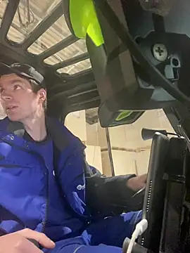 Snapshot of Ricoleckt chatting on 01-09-25, 05:43 Ricoleckt online show from 01-09-25, 05:43