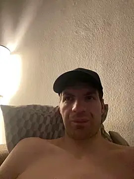 Snapshot of Ricoleckt chatting on 01-18-25, 01:08 Ricoleckt online show from 01-18-25, 01:08