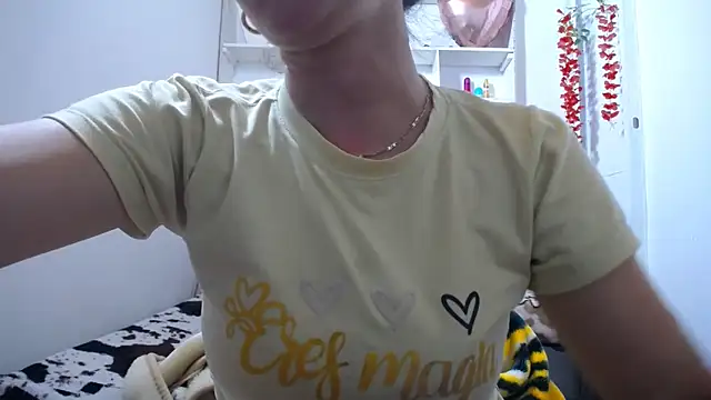 Luna girlhot  online show from 02-06-26, 04:54