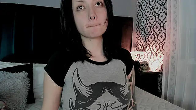 Adeelinee online show from 05-25-26, 07:53