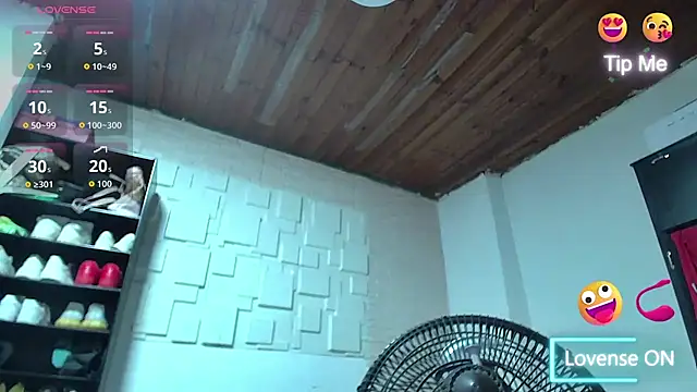 white sexy  online show from 04-28-26, 10:20