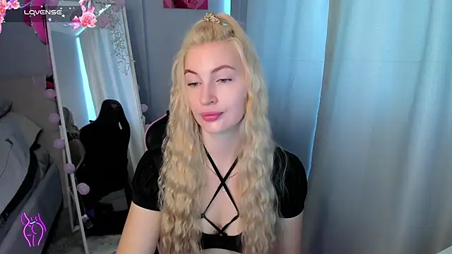 Kimmy powell online show from 06-15-26, 03:09