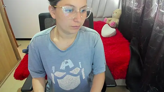 Snapshot of samantha__wilson chatting on 11-11-25, 01:33 samantha wilson online show from 11-11-25, 01:33