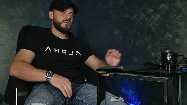 Snapshot of juliusmasters chatting on 11-22-25, 08:08 juliusmasters online show from 11-22-25, 08:08