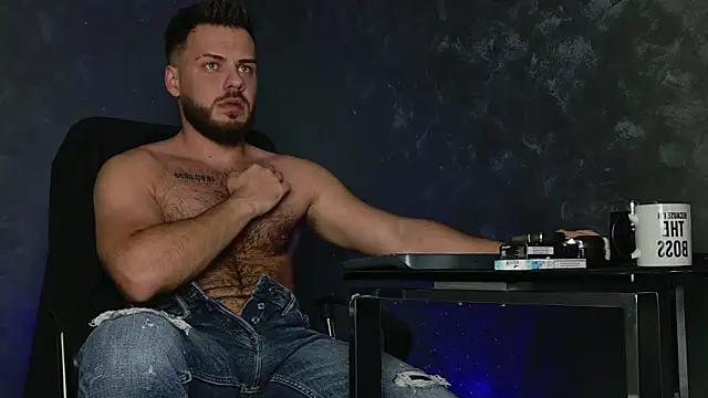 Snapshot of juliusmasters chatting on 11-30-25, 08:02 juliusmasters online show from 11-30-25, 08:02